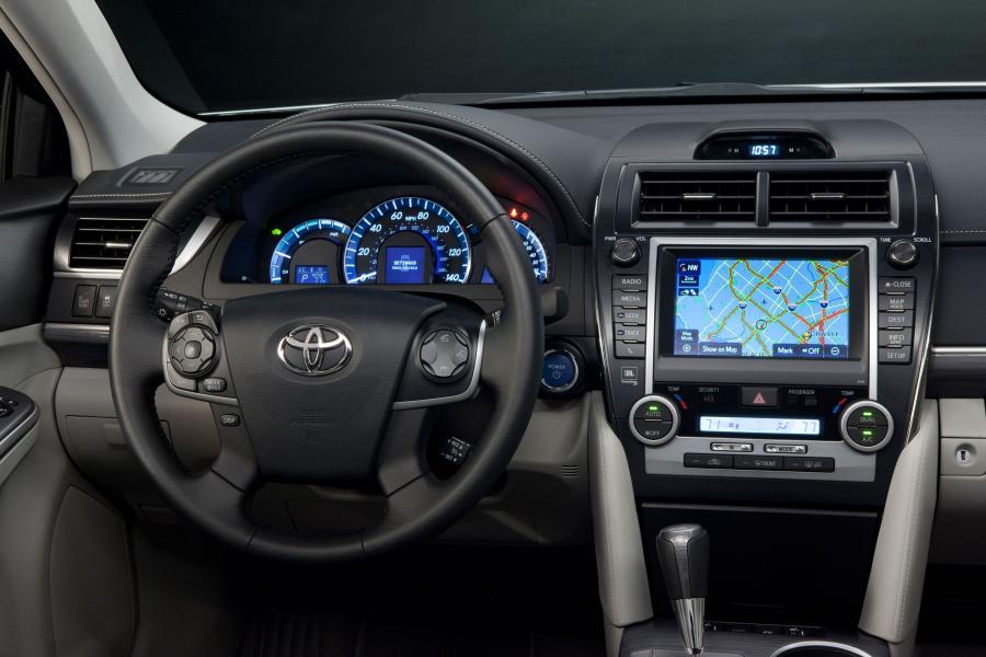  Toyota Camry Hybrid 2012 года  (фото 31 из 71)